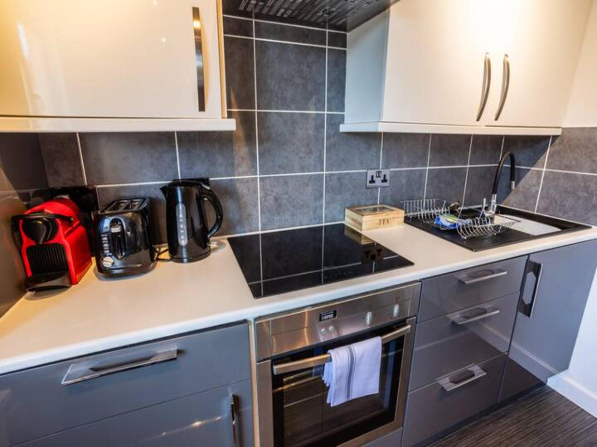 Newly Renovated Ideally Situated 2 Bedroom Flat Bornemouth Extérieur photo